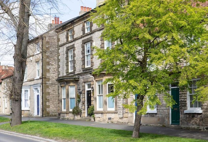 펜션 Cawthorne House