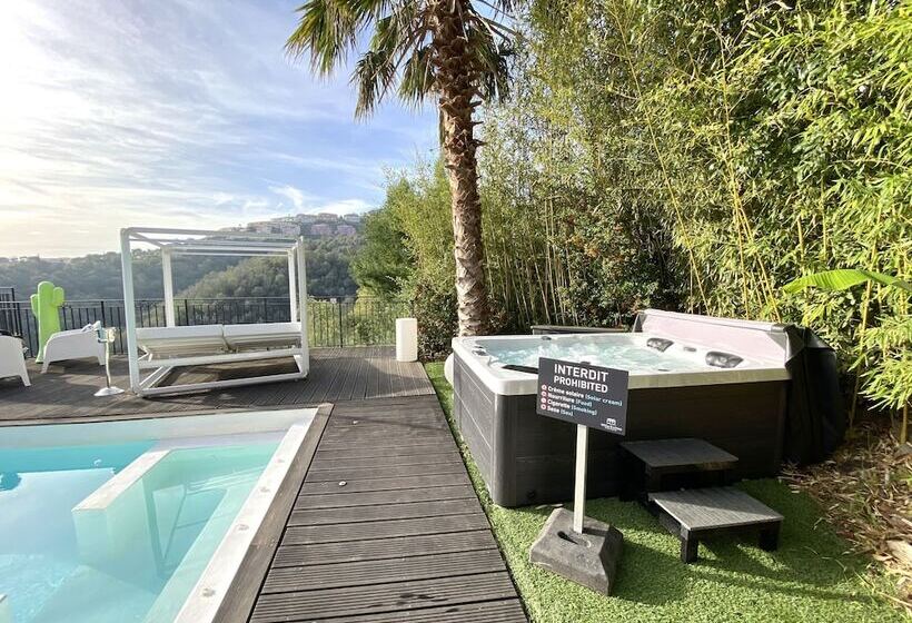 פנסיון Villa Colina