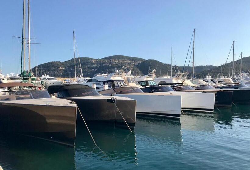 פנסיון Villa Colina