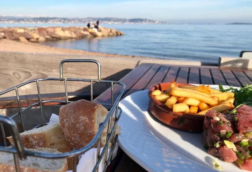 פנסיון Villa Colina