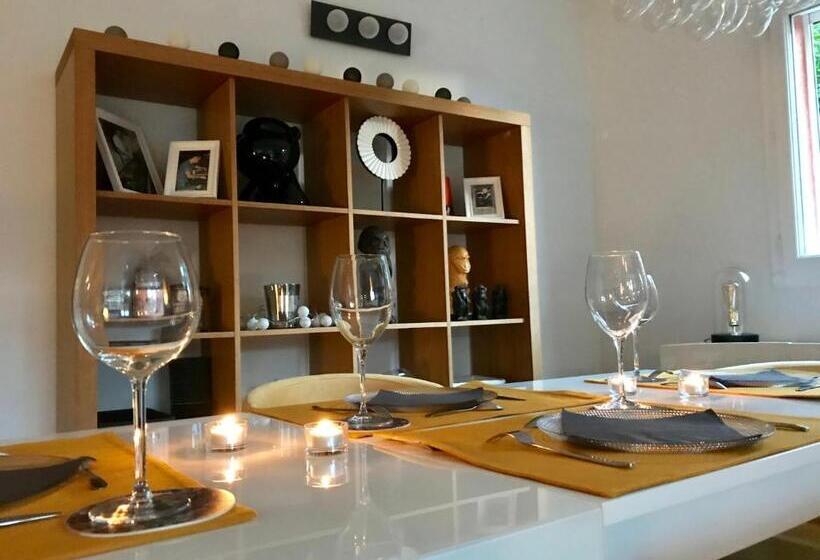 פנסיון Villa Colina