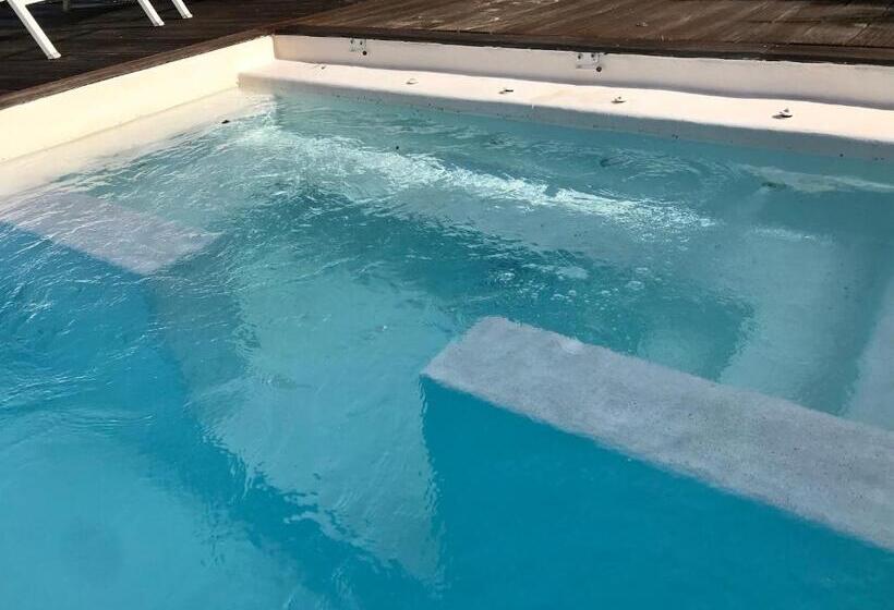 פנסיון Villa Colina