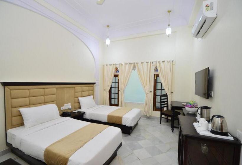 ホテル Aaram Baagh Resort & Spa Agra  By Pachar Group