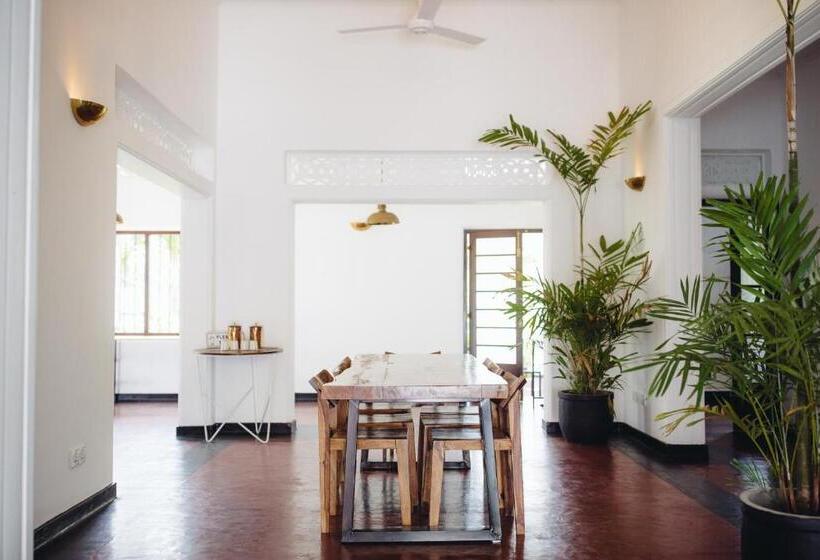 Отель Abode Ahangama