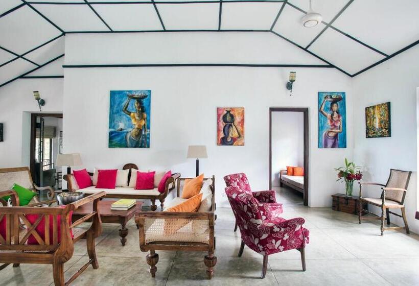 ホテル Rosyth Estate House