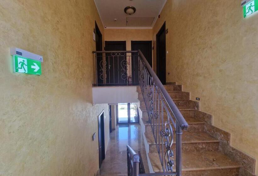 פנסיון Valurile Mării Vama   Veche