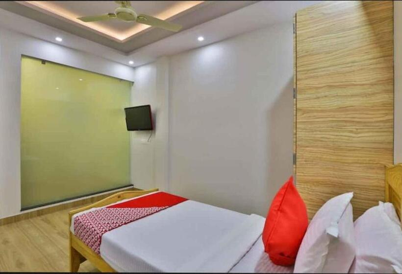 فندق Centre Point