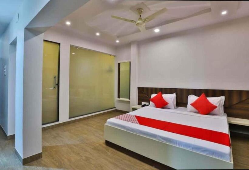 فندق Centre Point