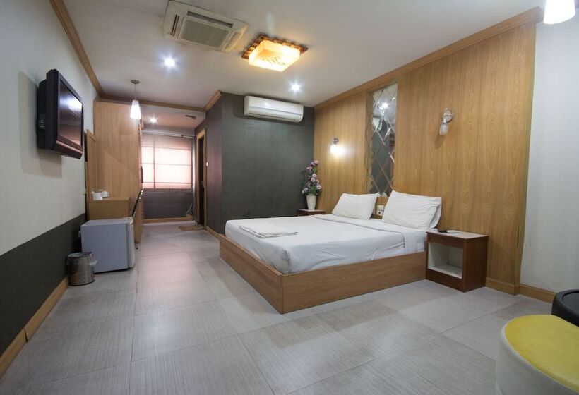 호텔 Khon Kaen Ruenrom