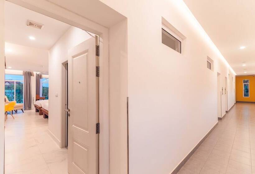 هتل Molito Blanc Postel