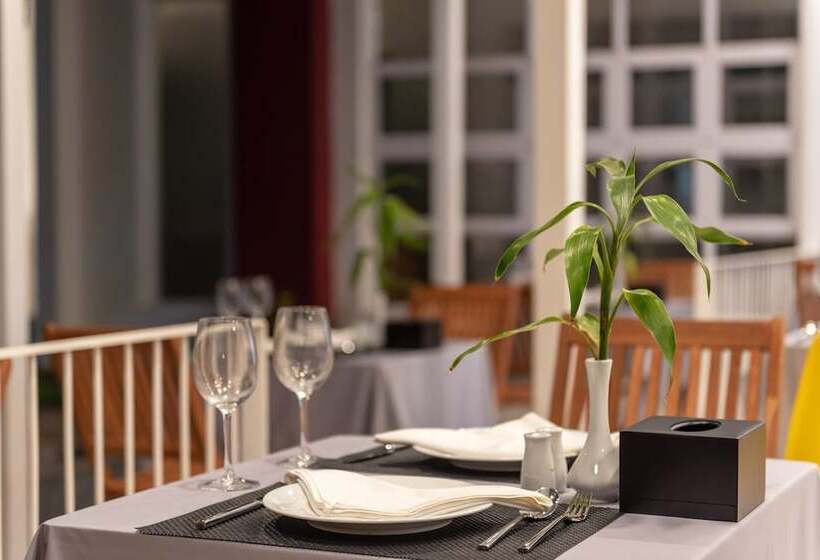 هتل Molito Blanc Postel