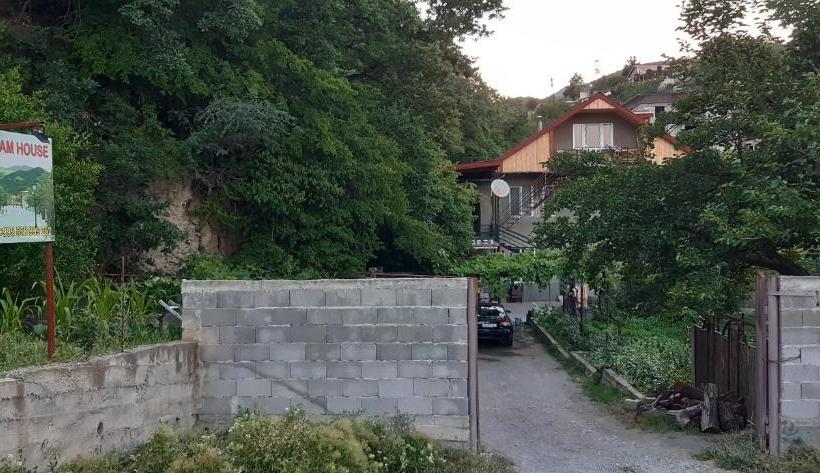 پانسیون Dream House