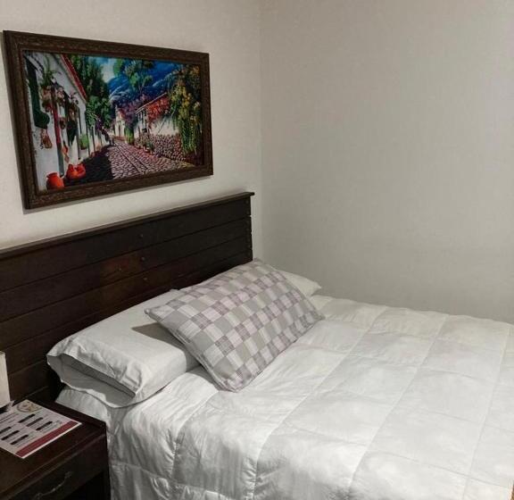 هاستل Boutique Colonial Cartago