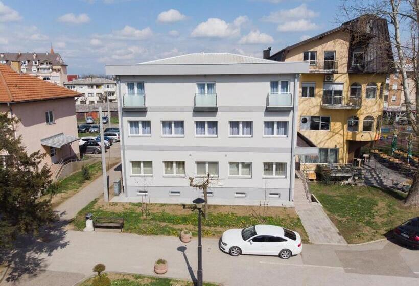 تختخواب و صبحانه Prenoćište Park