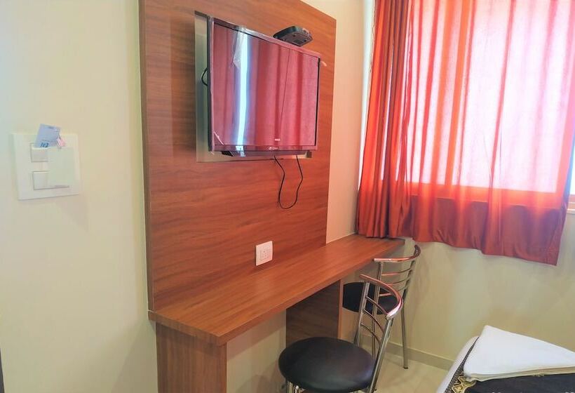 בית מלון כפרי Aiston Inn