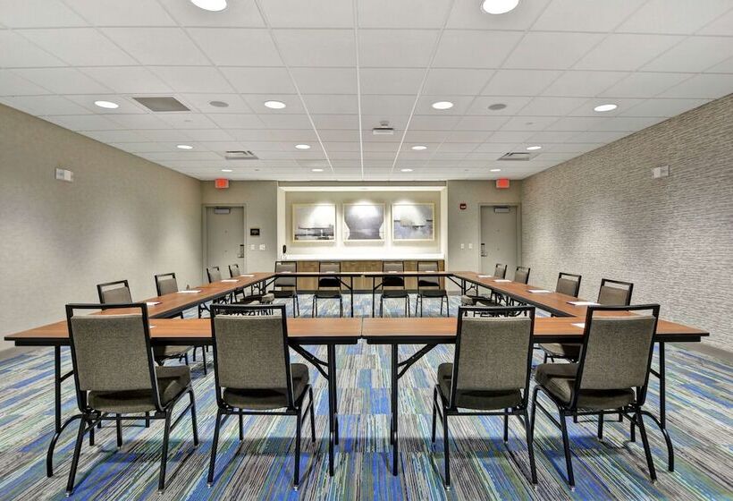 هتل Home2 Suites By Hilton Madison Huntsville Airport