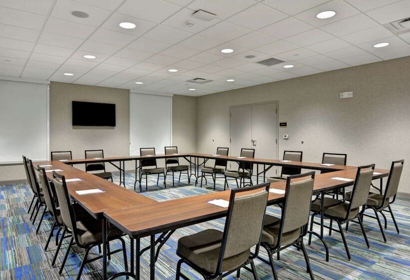 هتل Home2 Suites By Hilton Madison Huntsville Airport