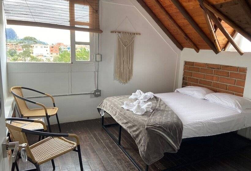 בית מלון כפרי La Madriguera