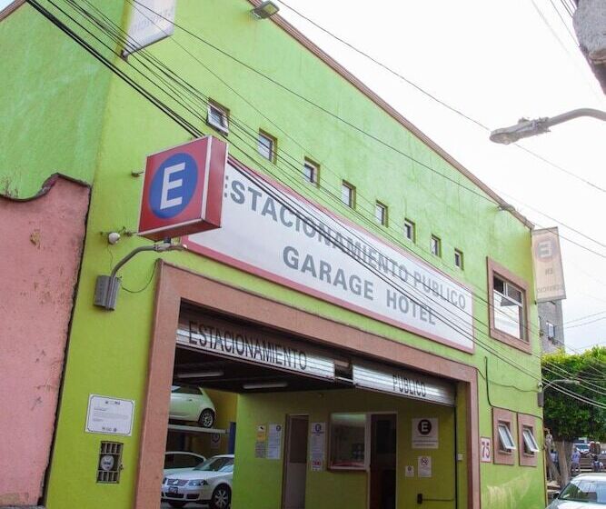 ホテル Lira Solo Adultos