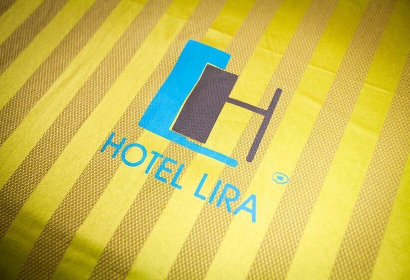 ホテル Lira Solo Adultos