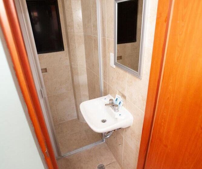 ホテル Lira Solo Adultos