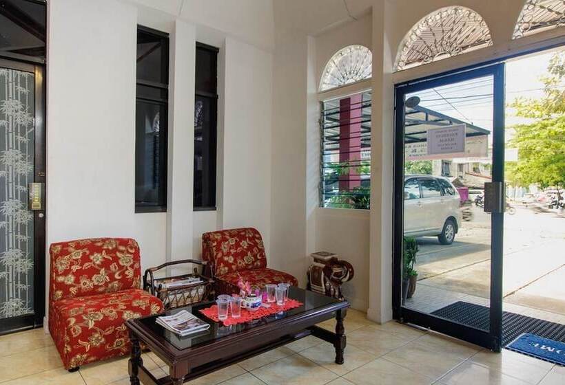 호텔 Reddoorz Syariah Near Universitas Negeri Padang