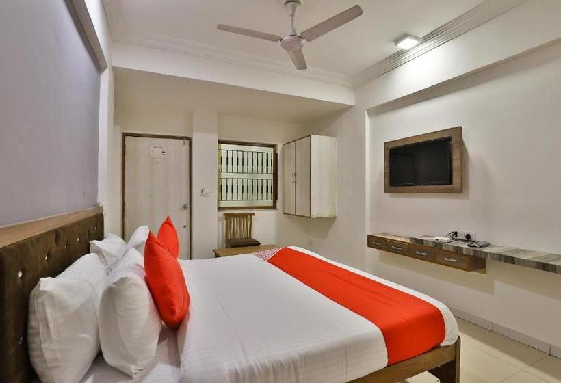 Oyo 30714 Hotel Krishna