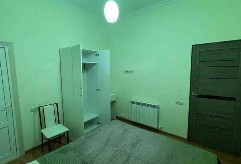 ペンション Ashtarak Garden Guesthouse