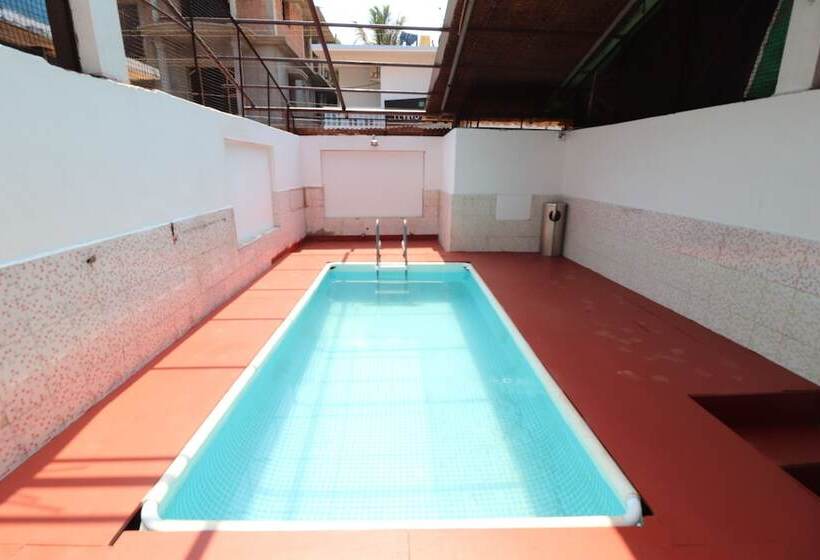 Пансион Elvins Place By Amm