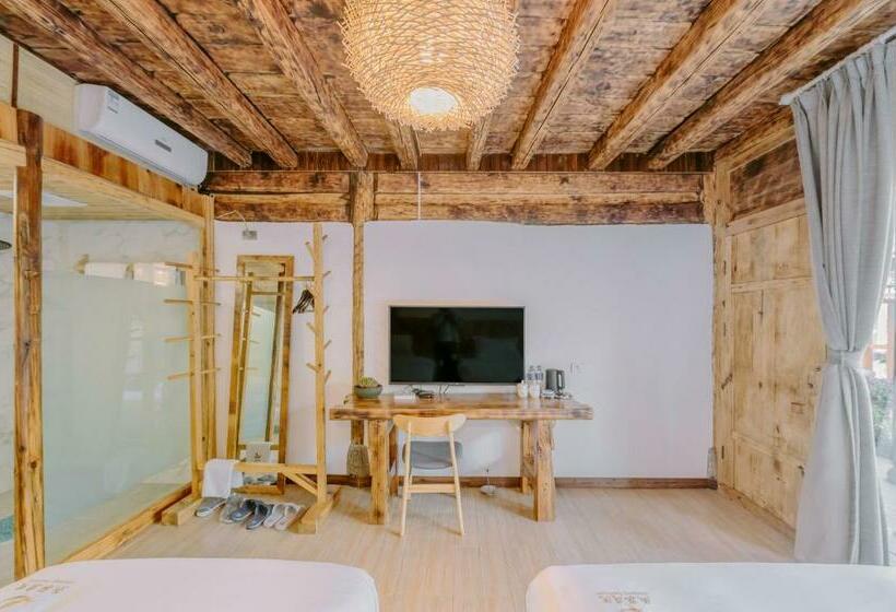پانسیون Swallow Nest Guesthouse