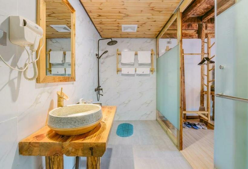 پانسیون Swallow Nest Guesthouse