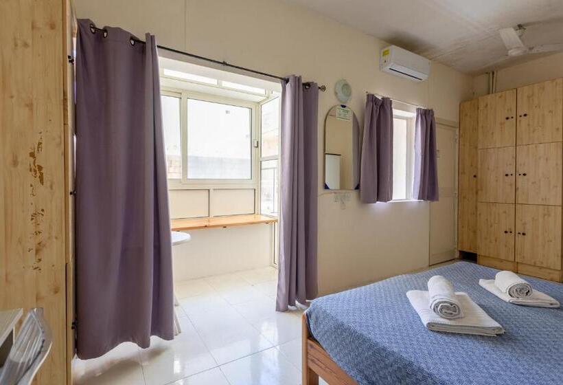 پانسیون Tarona Guesthouse