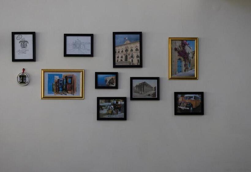 پانسیون Tarona Guesthouse