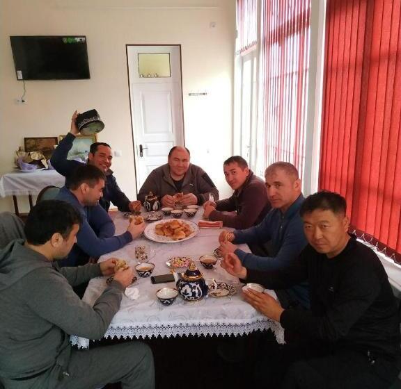 بنسيون World Guest House