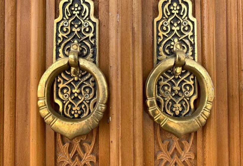 بنسيون World Guest House