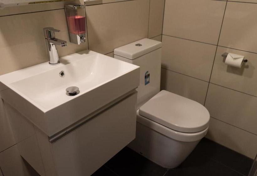 Adventure Queenstown Hostel