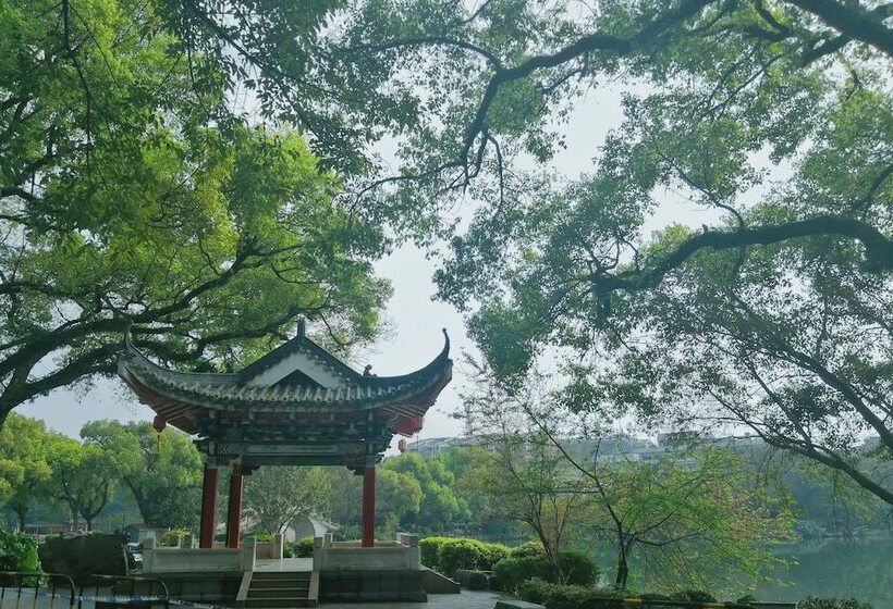 Guilin Bonjour Boutique Hotel  Free Pick Up Service Over 3 Nights