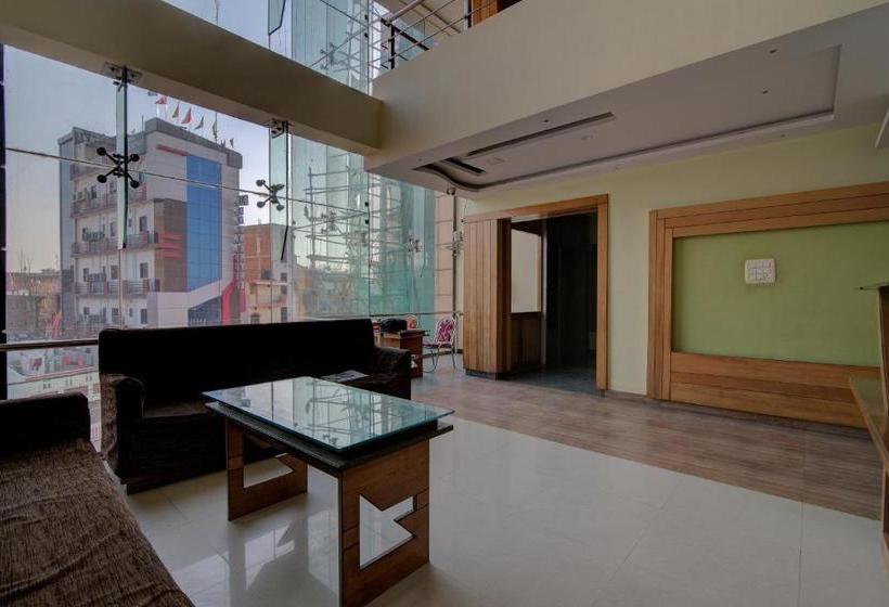 ホテル Capital O 30264 Shree International