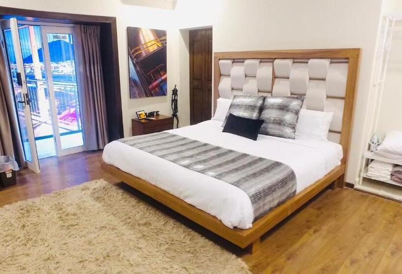 هتل Es Antigua Santa Lucia Mty