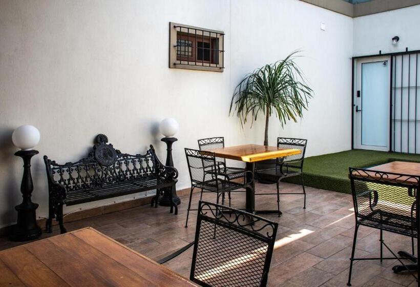 هتل Es Antigua Santa Lucia Mty