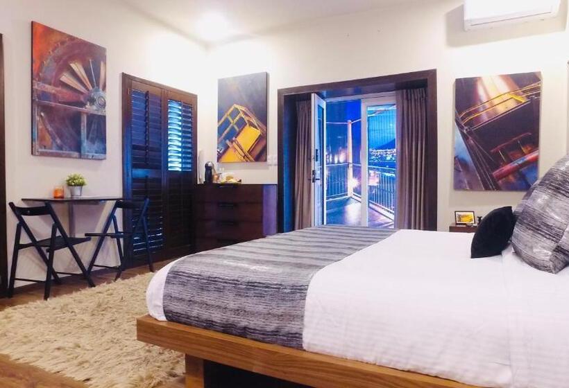 هتل Es Antigua Santa Lucia Mty