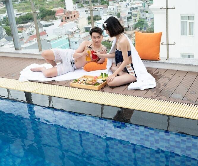 Roliva Hotel & Apartment Danang
