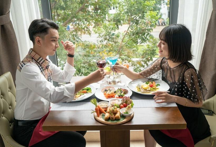 Roliva Hotel & Apartment Danang