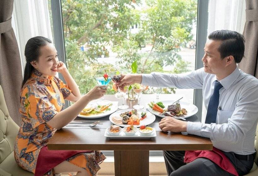 Roliva Hotel & Apartment Danang