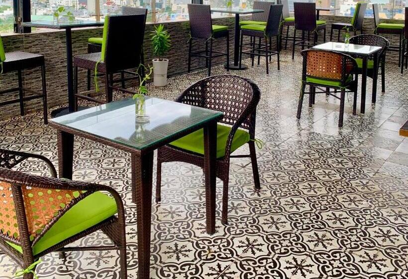 Roliva Hotel & Apartment Danang