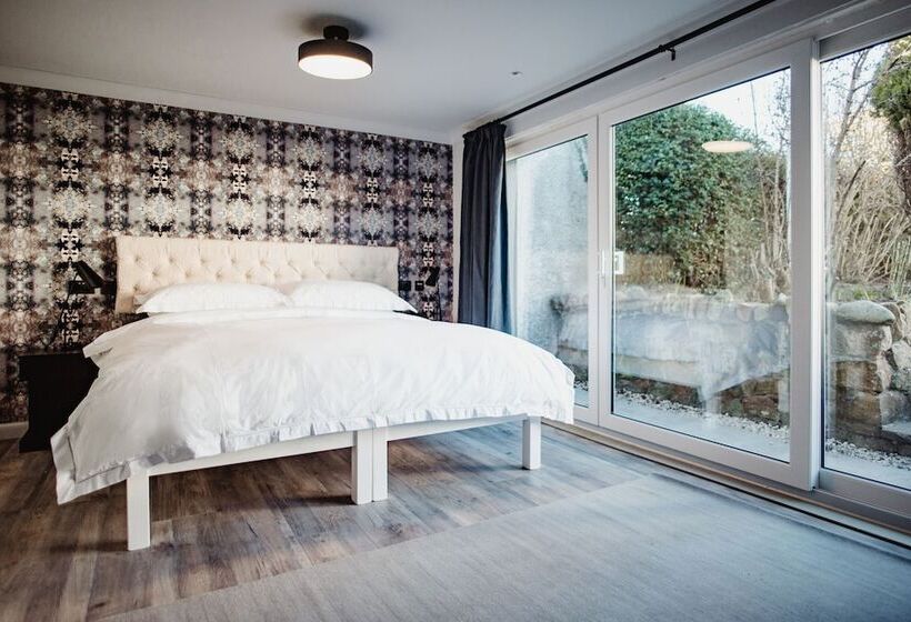 Отель The Bonnie Badger