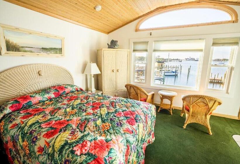 Отель The Ocracoke Harbor Inn
