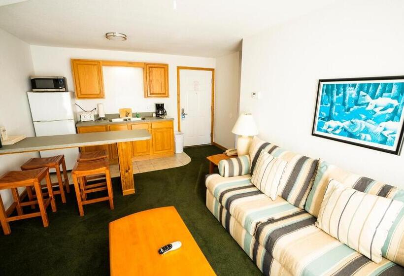 Отель The Ocracoke Harbor Inn