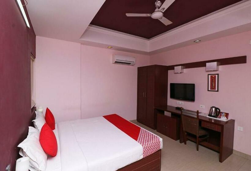 Oyo 30119 Hotel Kanishk