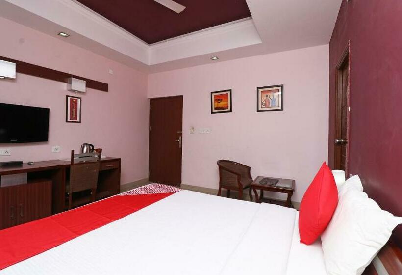 Oyo 30119 Hotel Kanishk